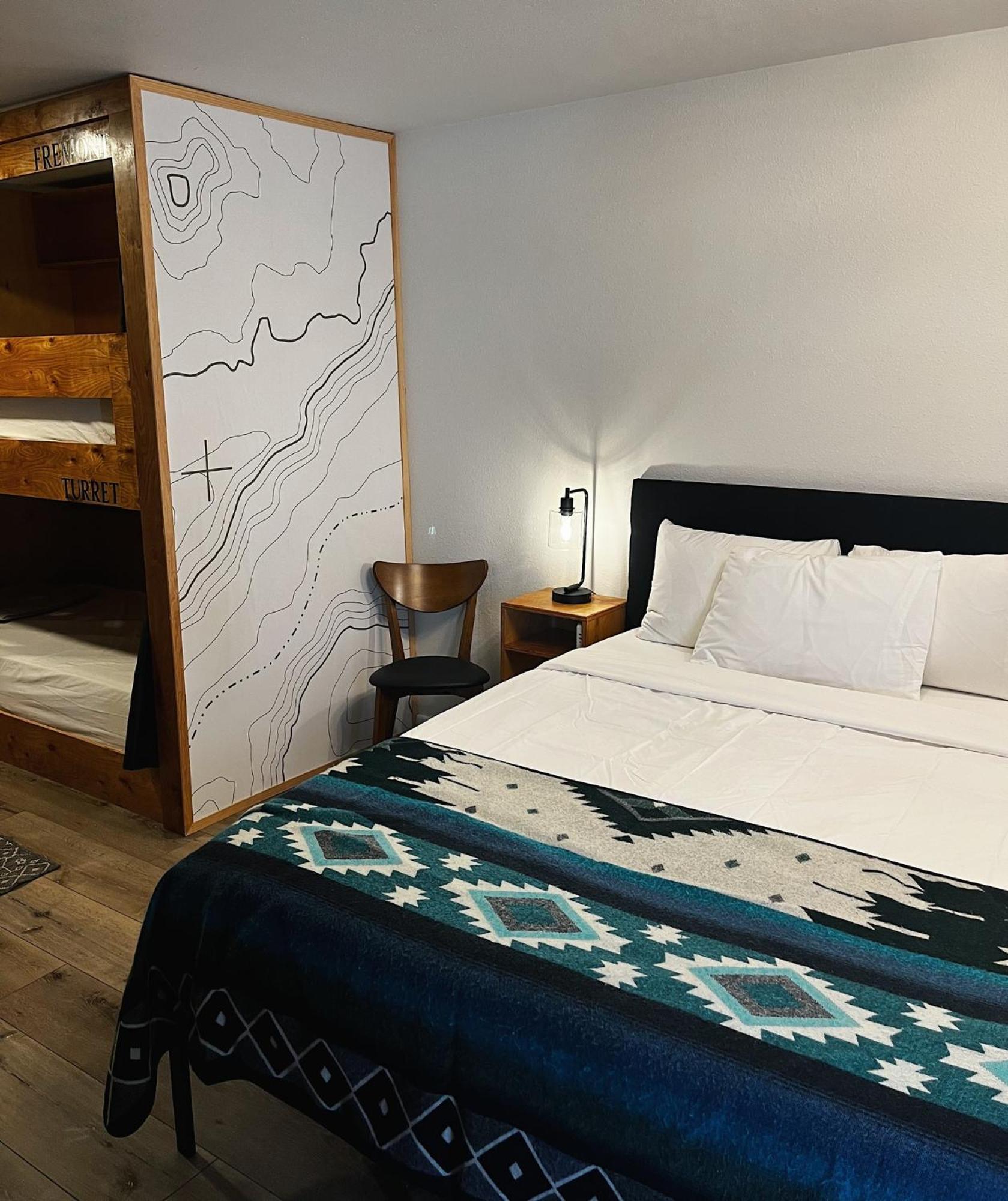 Jackalope Motor Lodge Пайндейл Екстериор снимка